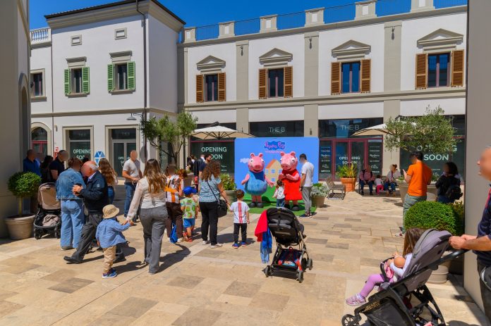 Evento al Santangelo Outlet Village con Peppa pig