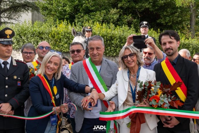 Taglio del nastro tornareccio
