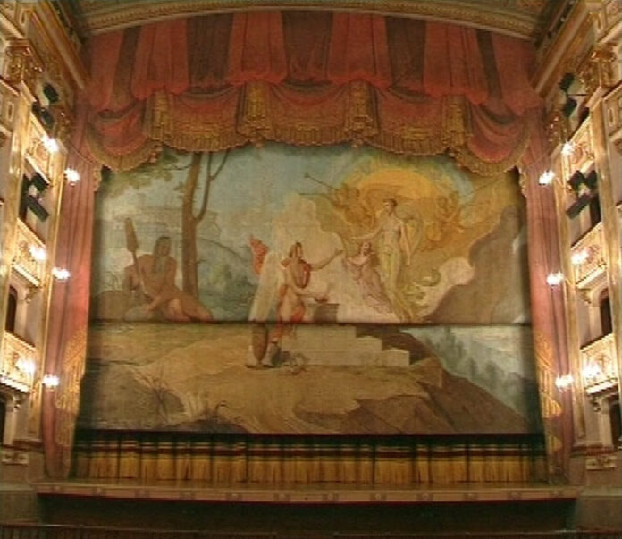 fermo-46-teatro-dellaquila1