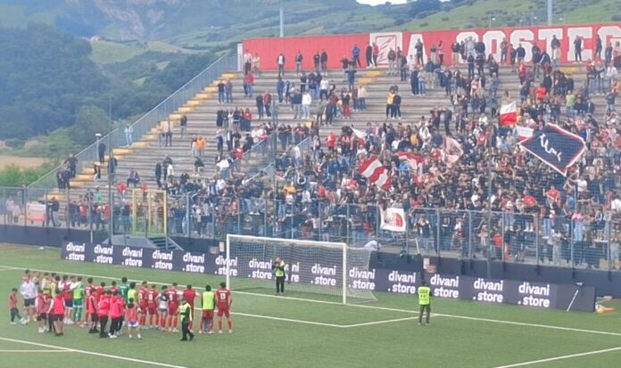 saluto teramo ai suoi tifosi