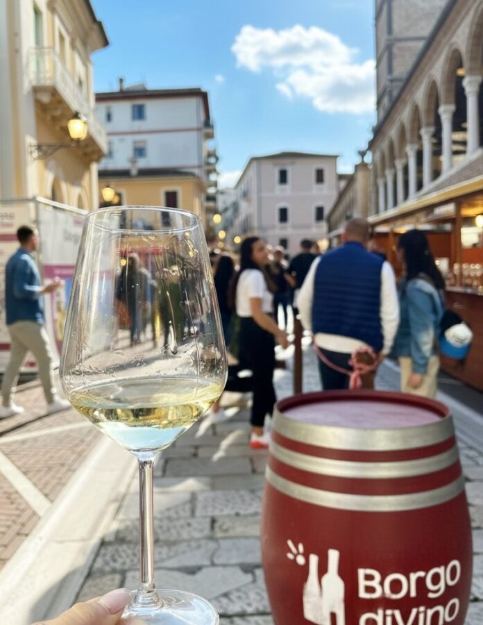 foto borgo divino città sant'angelo